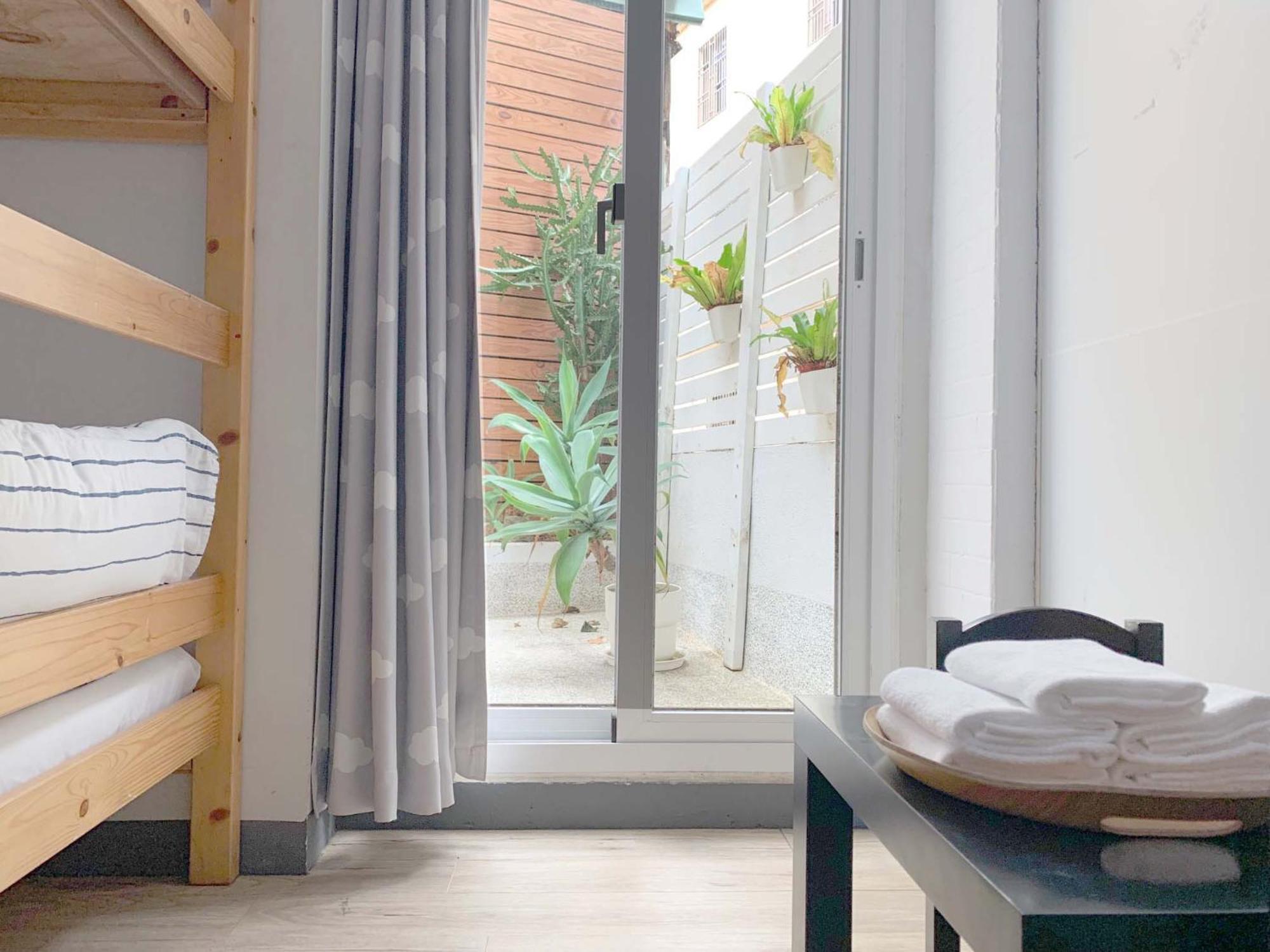 Backpackers' Hostel Taoyuan Airport ภายนอก รูปภาพ